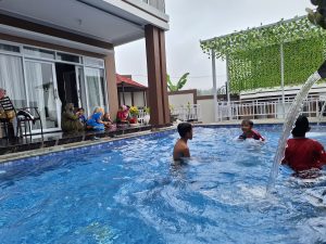 Kolam Renang Pribadi